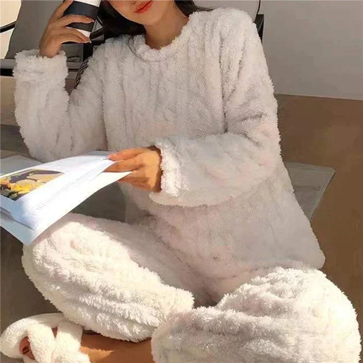 EVA™ | WOMEN'S FLEECE PAJAMAS SET